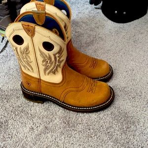 Brand new Ariat boots